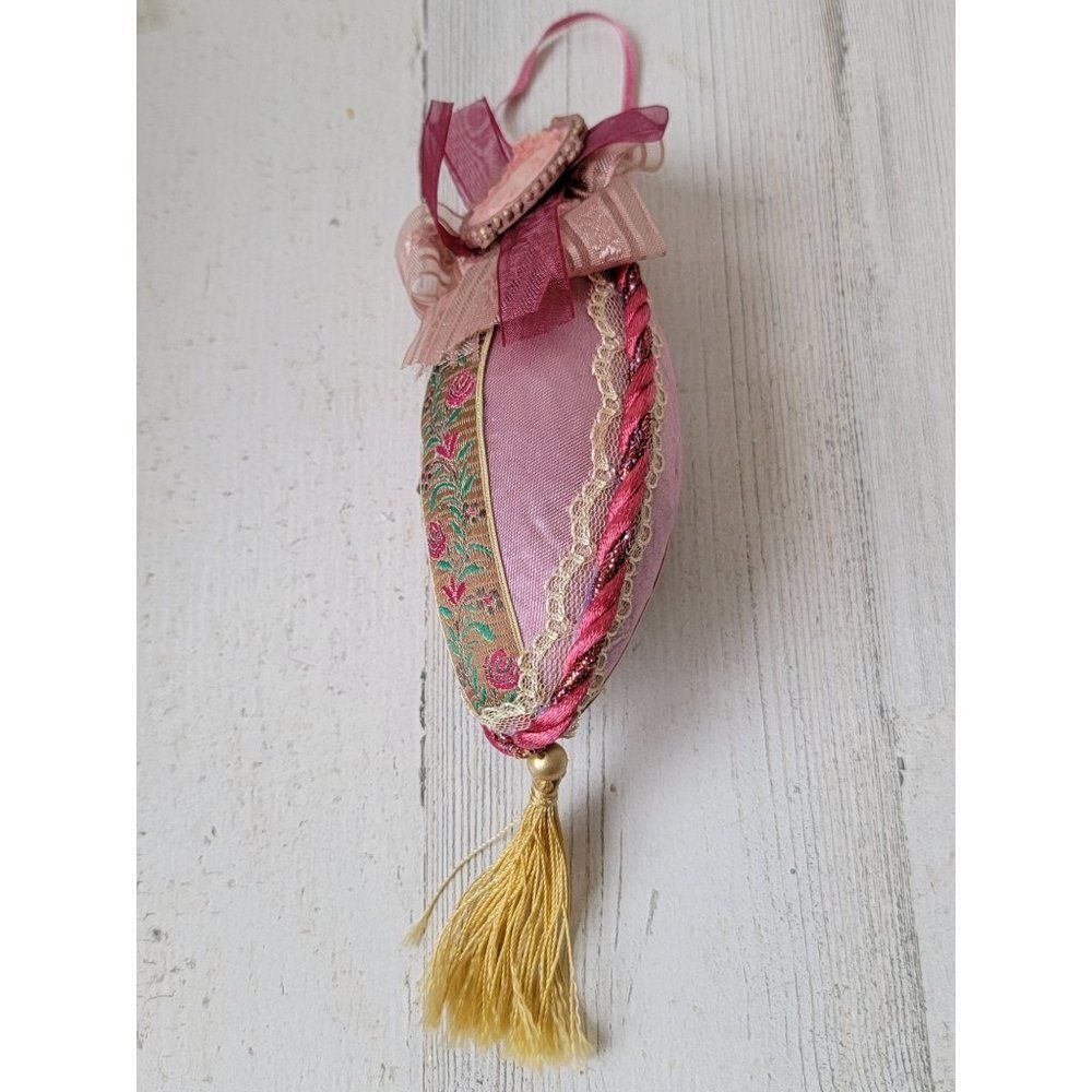 Plush oval pink floral rope ornament Xmas decor woman